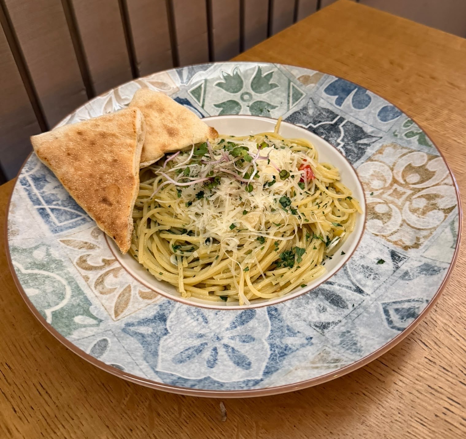 Spaghetti aglio olio e peperoncino